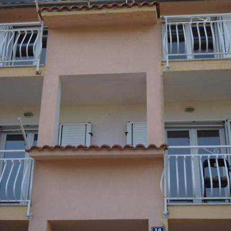Apartments Marta Kaštel Novi Exterior foto