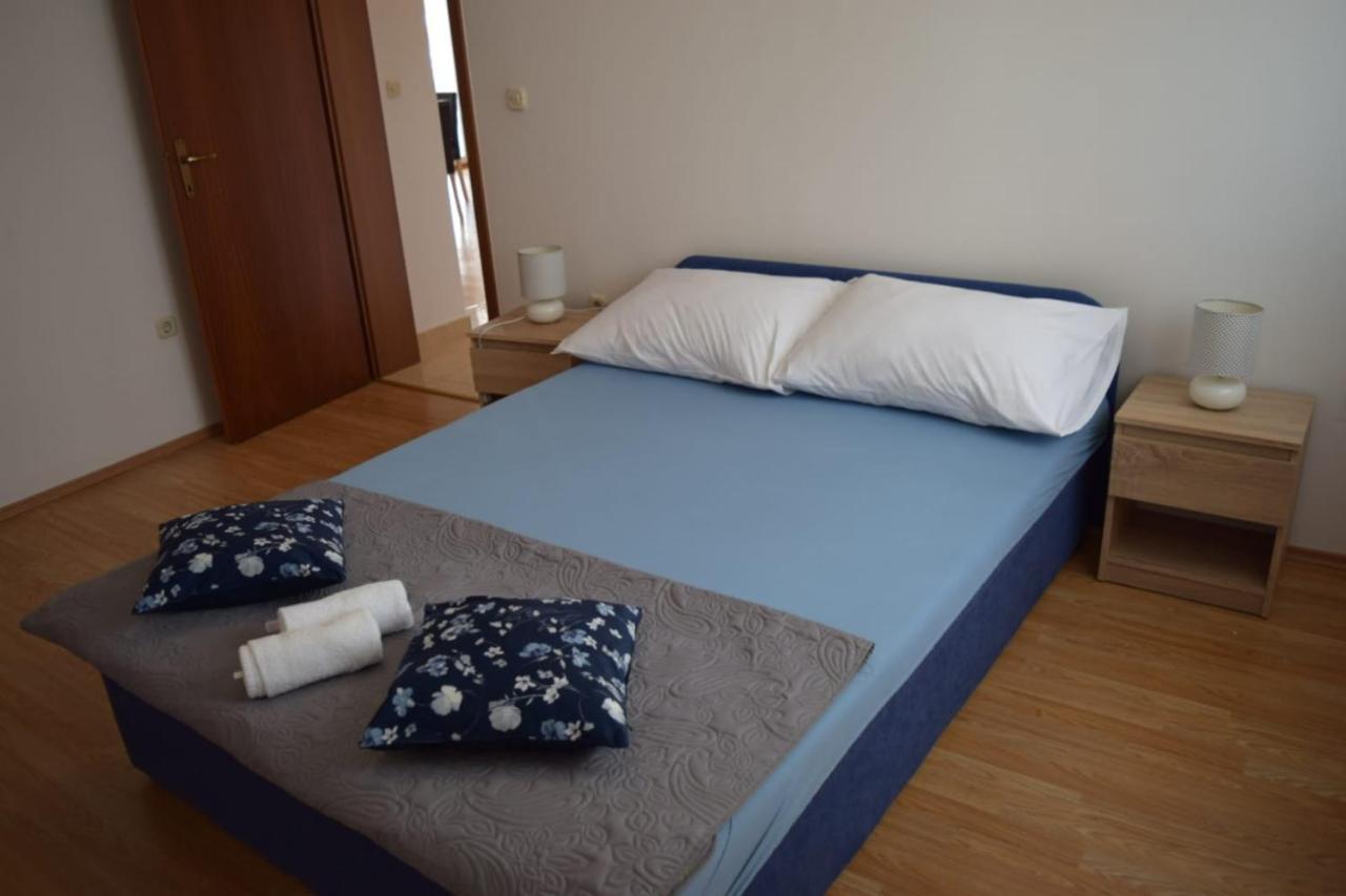 Apartments Marta Kaštel Novi Exterior foto