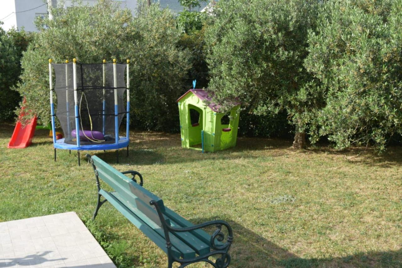 Apartments Marta Kaštel Novi Exterior foto