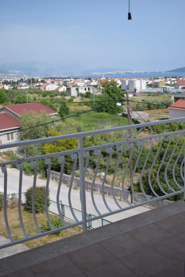 Apartments Marta Kaštel Novi Exterior foto