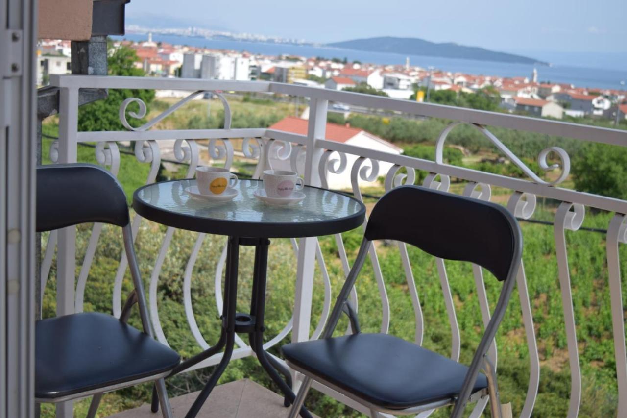 Apartments Marta Kaštel Novi Exterior foto