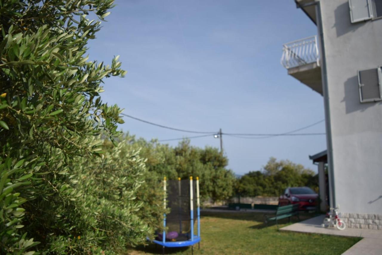 Apartments Marta Kaštel Novi Exterior foto